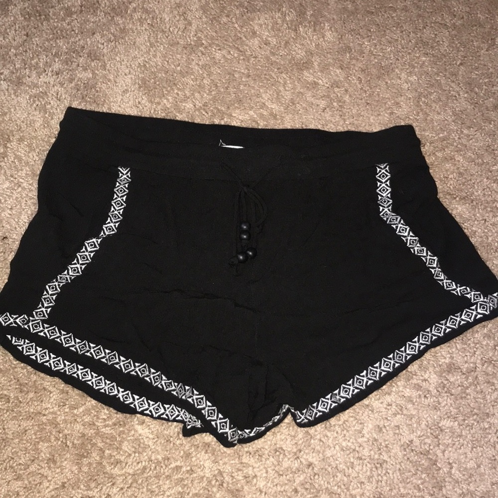 Black flowy shorts with pockets!